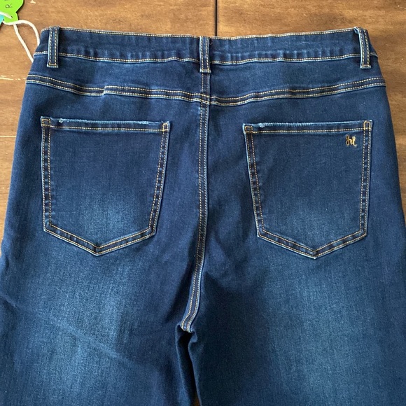 Grace & Lace Dark, Non-Distressed Denim - NWT - Picture 6 of 8